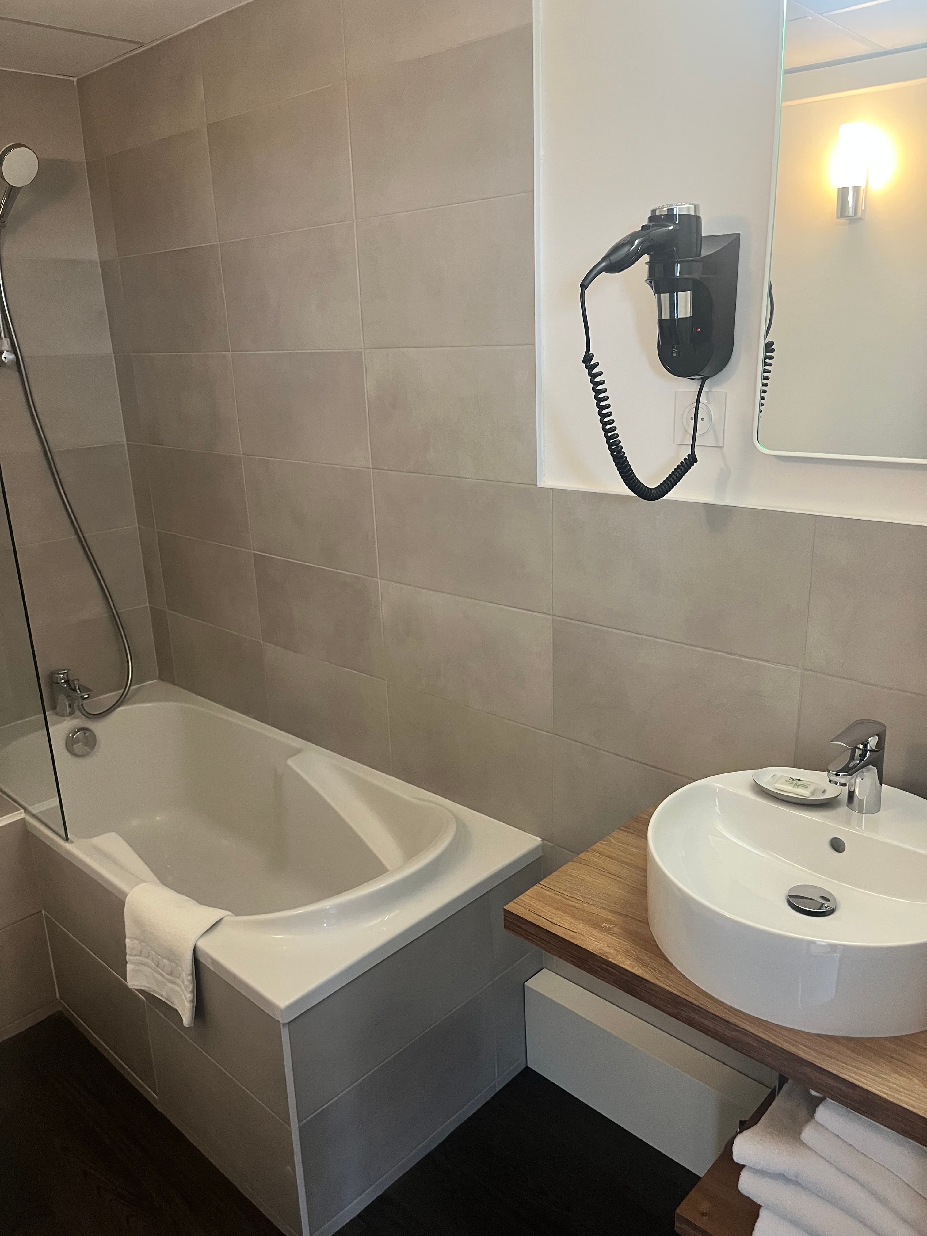 Campanile Prime - Lyon Meyzieu