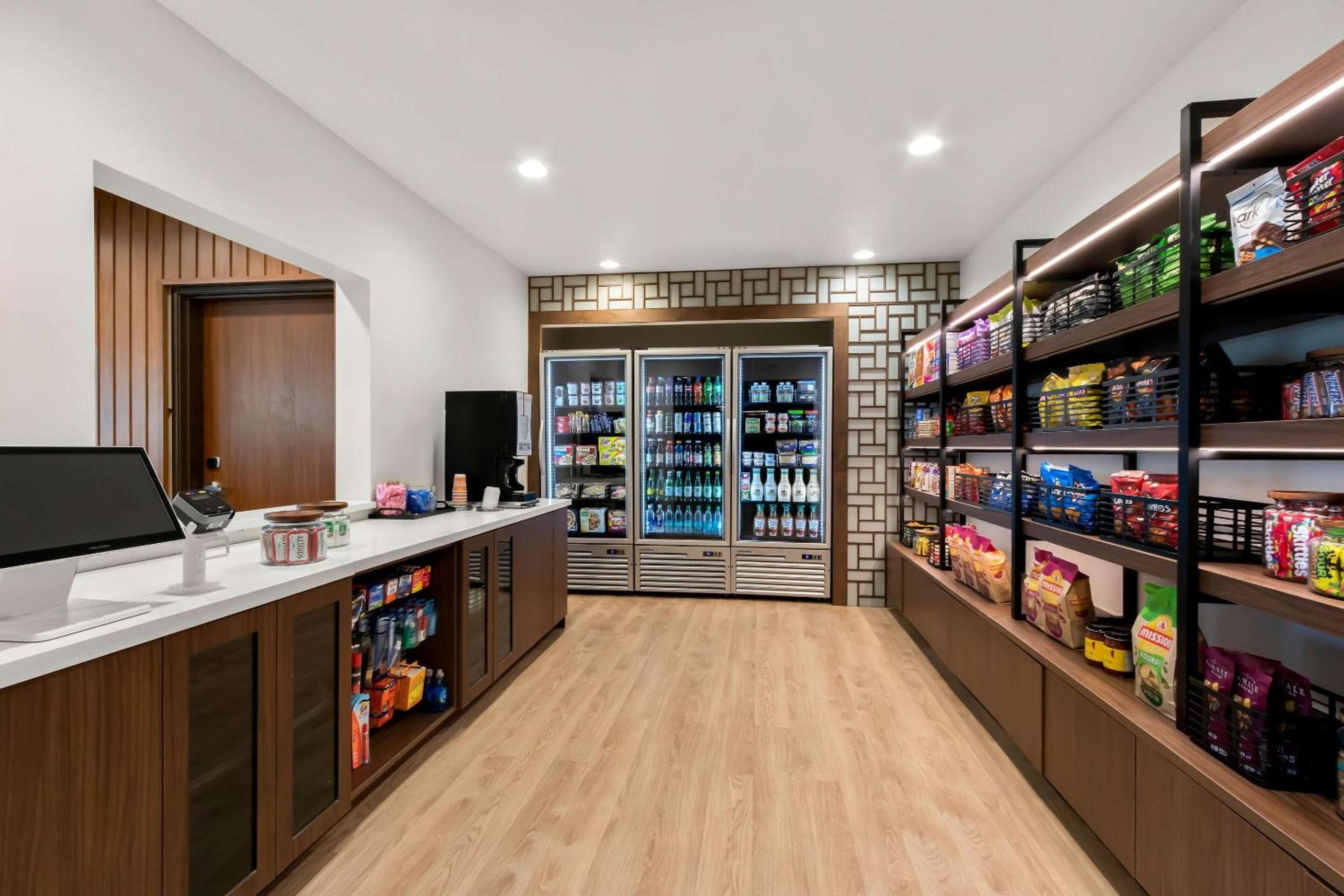 Everhome Suites Glendale Sports Entertainment District