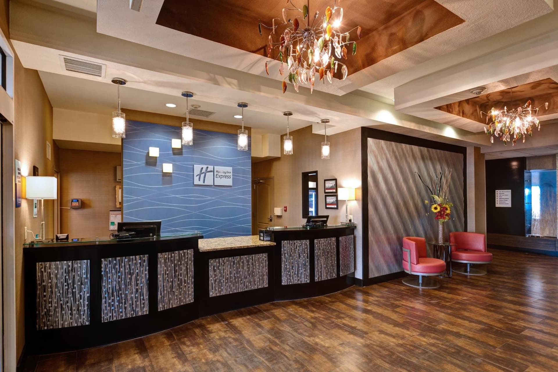 Holiday Inn Express & Suites Wichita Northwest Maize K-96