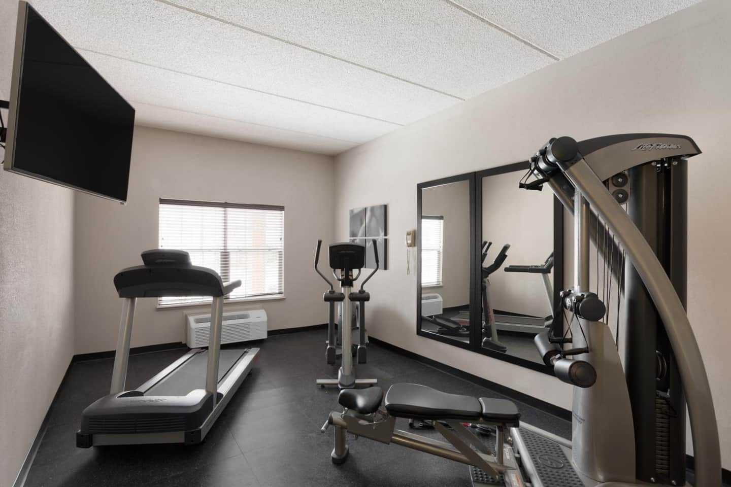 Country Inn & Suites by Radisson, Jackson, TN