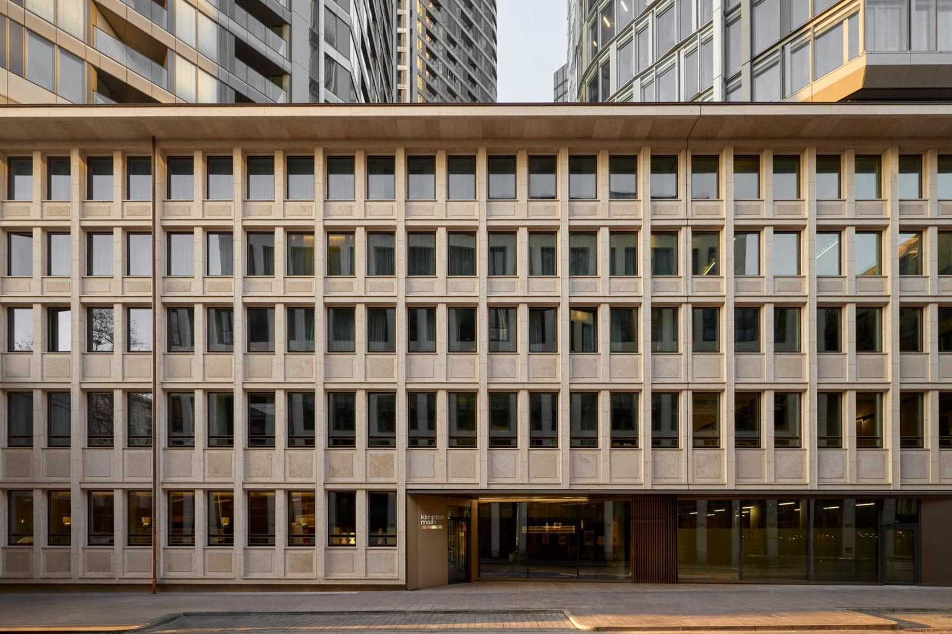 Kimpton Main Frankfurt by IHG