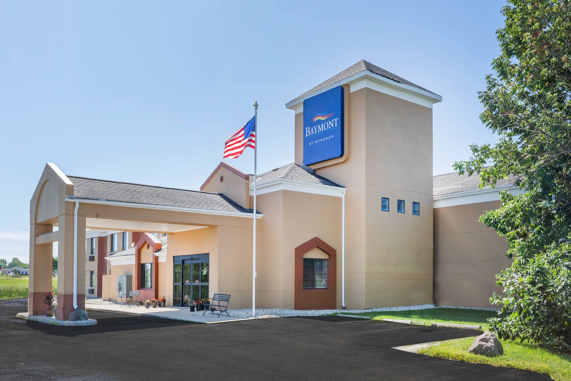 Baymont Inn & Suites by Wyndham Mukwonago
