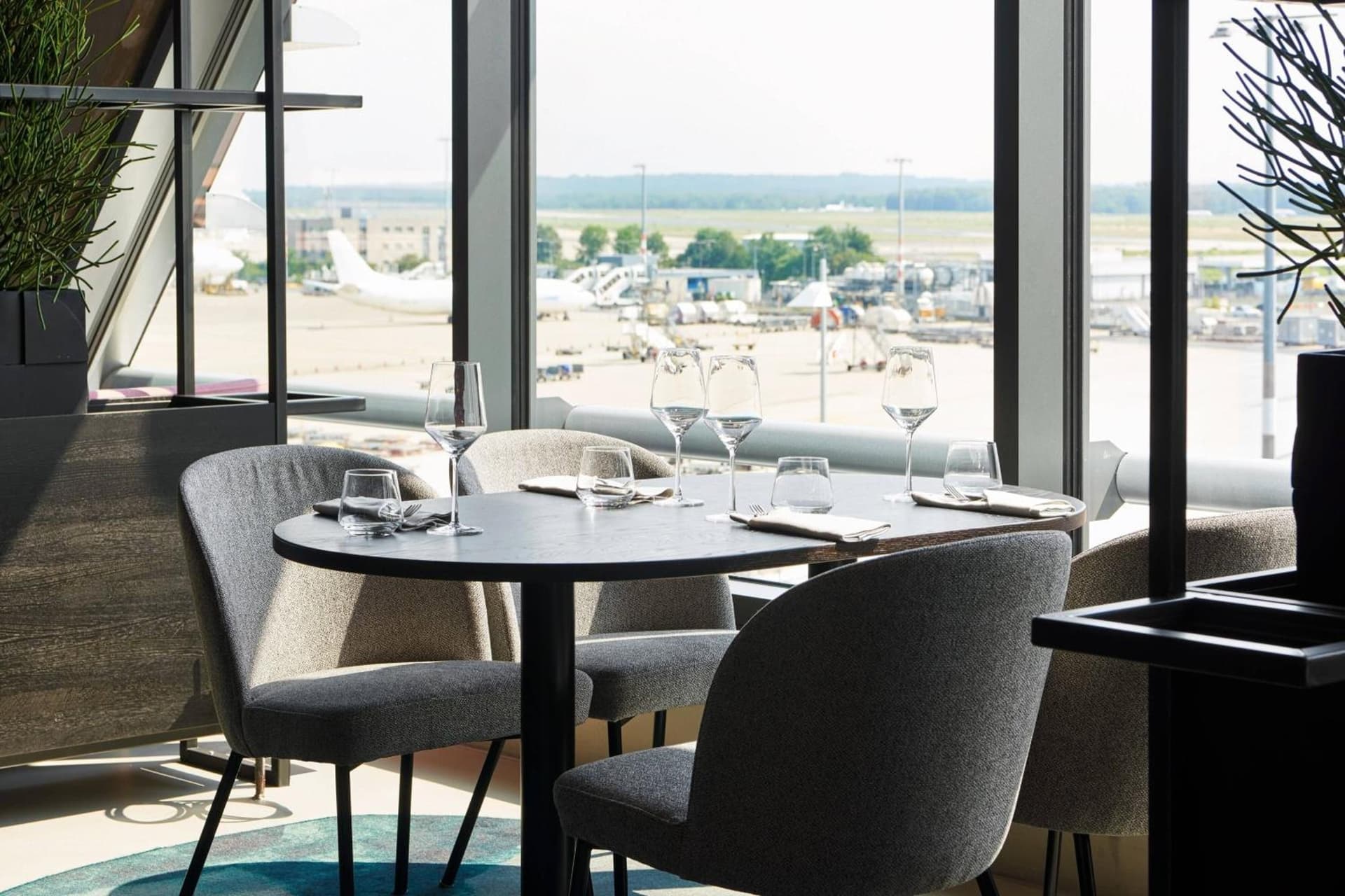Moxy Cologne Bonn Airport