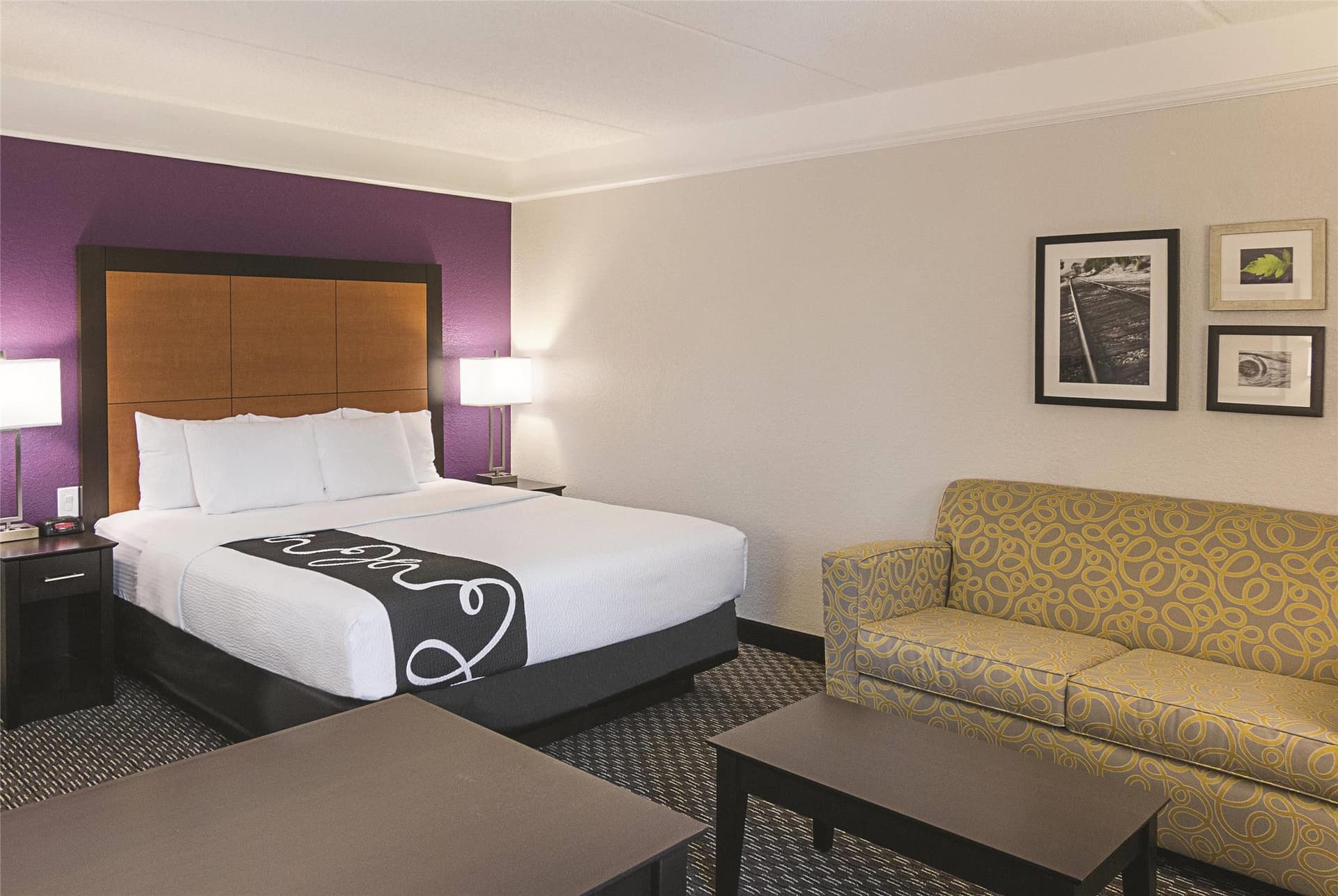 La Quinta Inn & Suites by Wyndham Orlando Airport