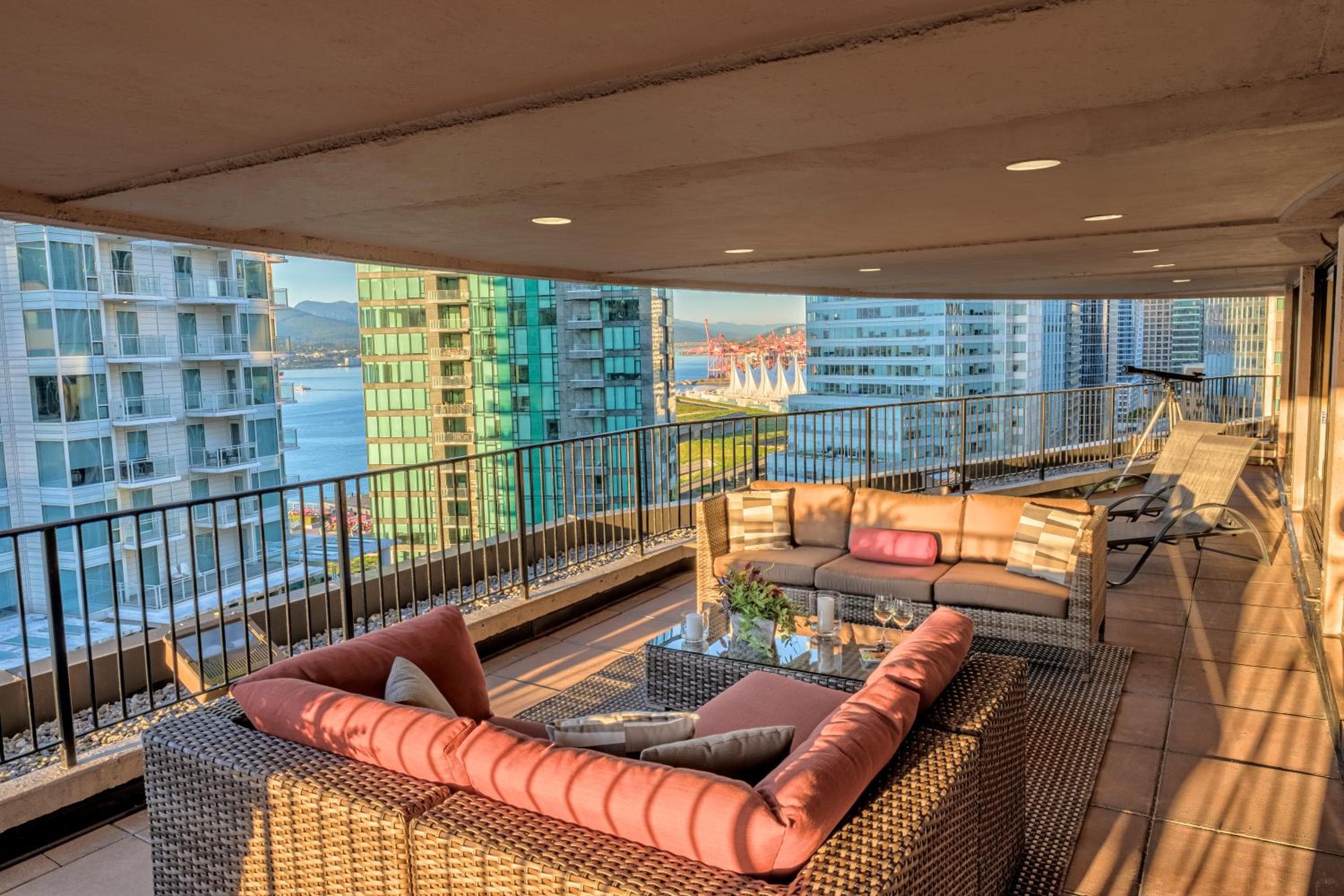 Pinnacle Hotel Harbourfront