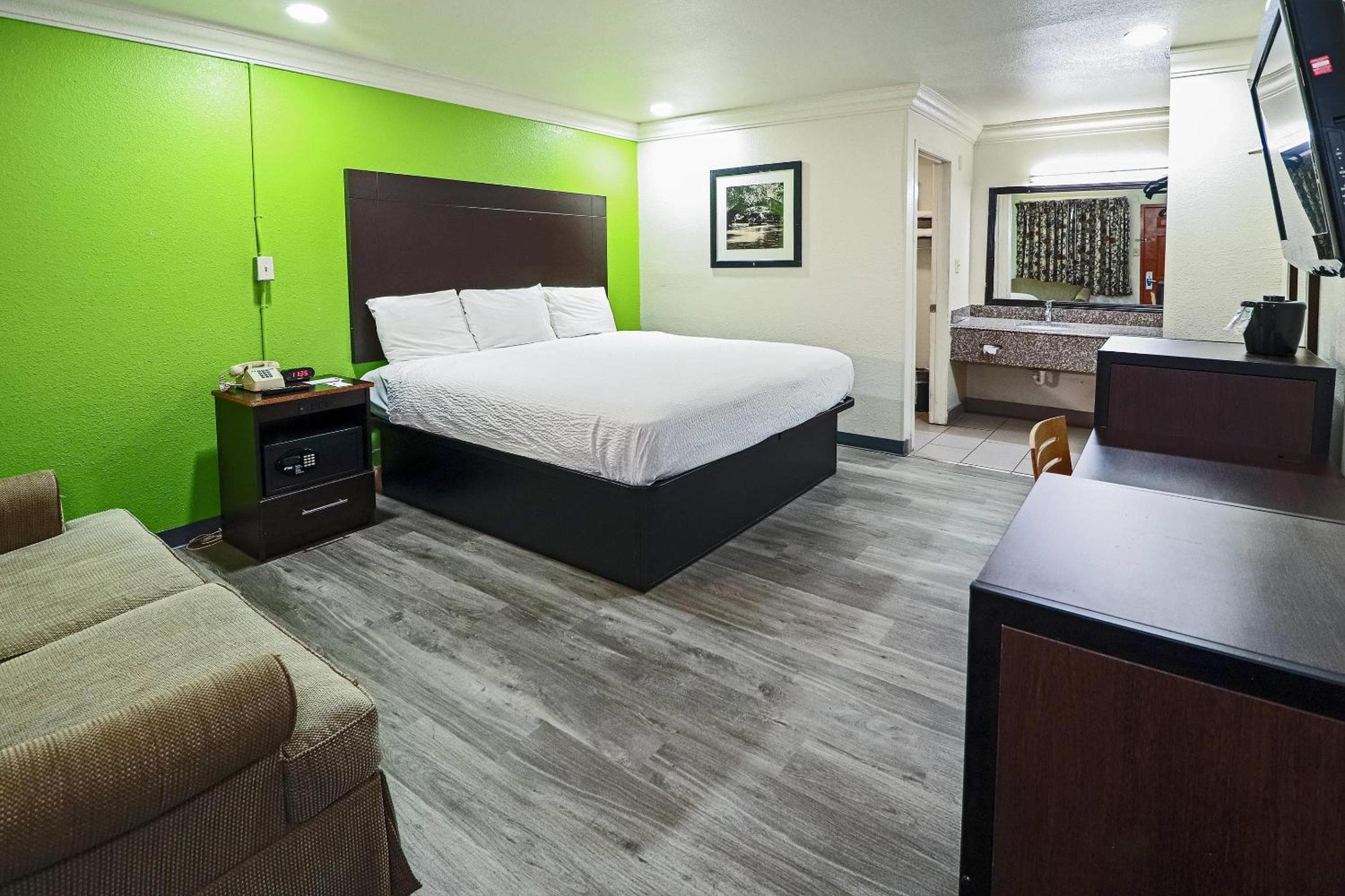 Rodeway Inn San Antonio Lackland AFB - SeaWorld