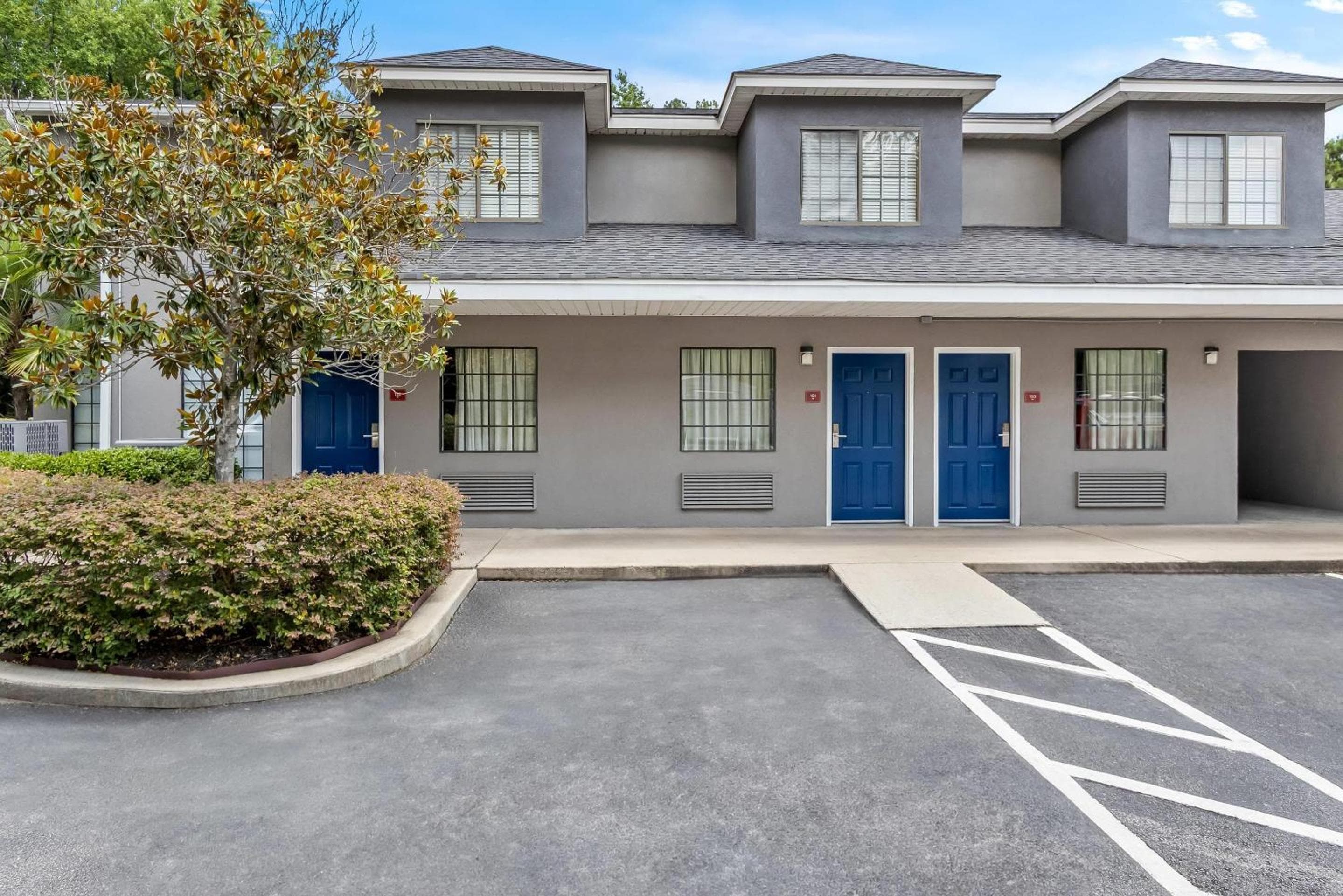 Econo Lodge Inn & Suites Cayce I-26 Airport