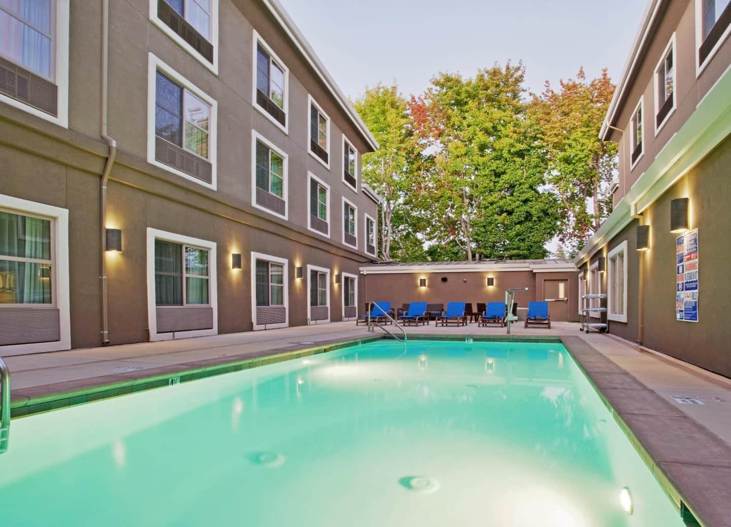 Holiday Inn Express Hotel & Suites Santa Cruz by IHG