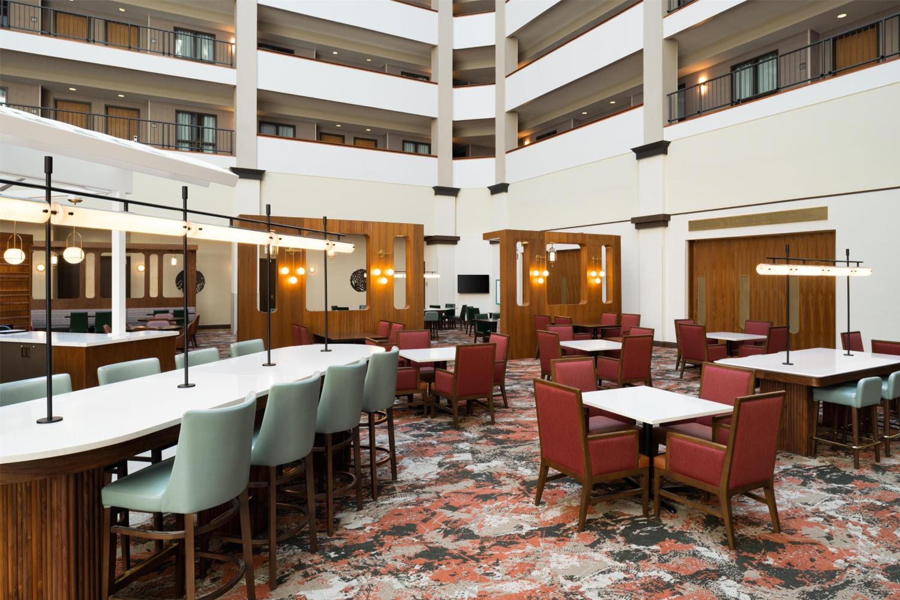 Embassy Suites by Hilton Charleston Airport Hotel & Convention Center