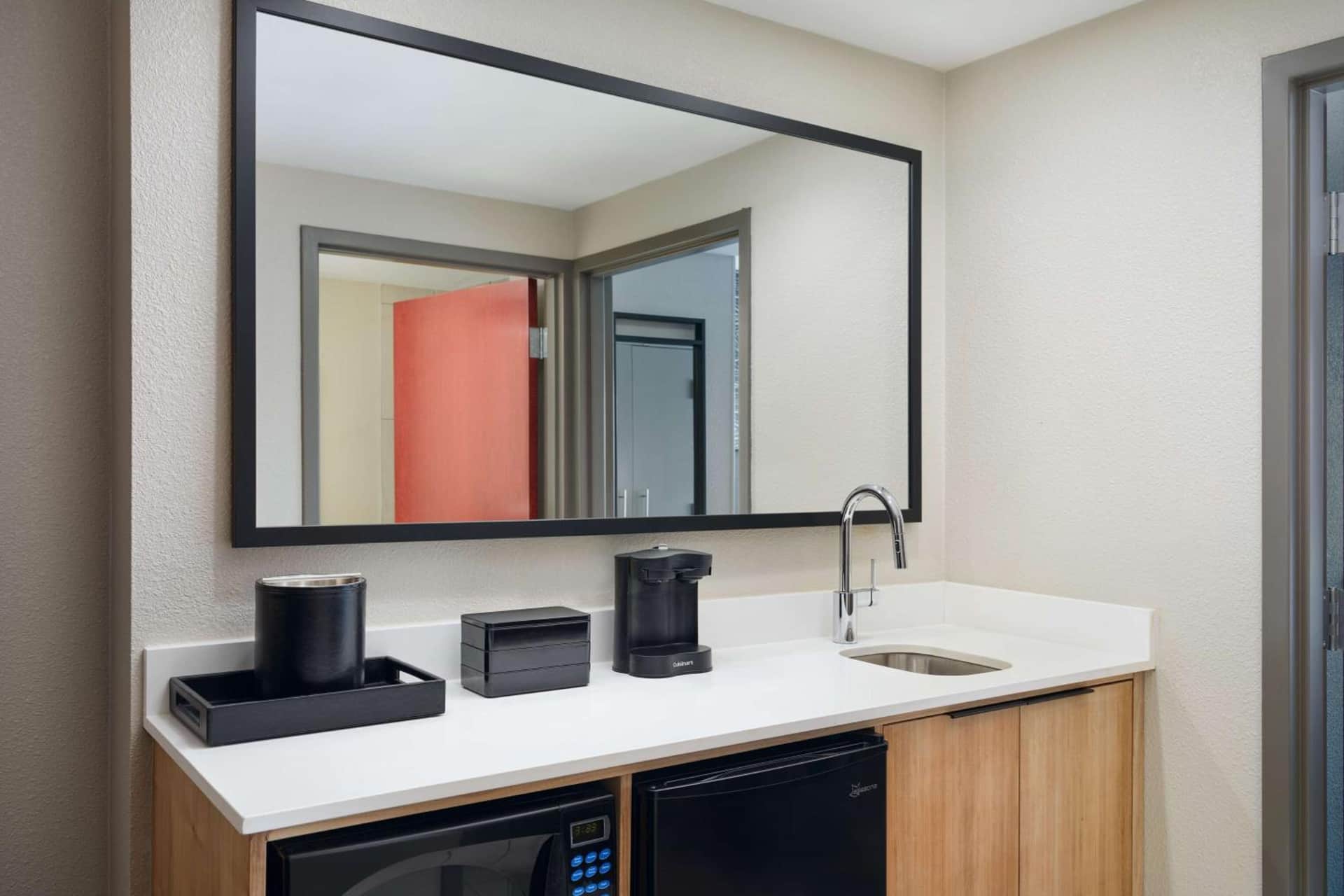 Embassy Suites by Hilton Hampton Convention Center