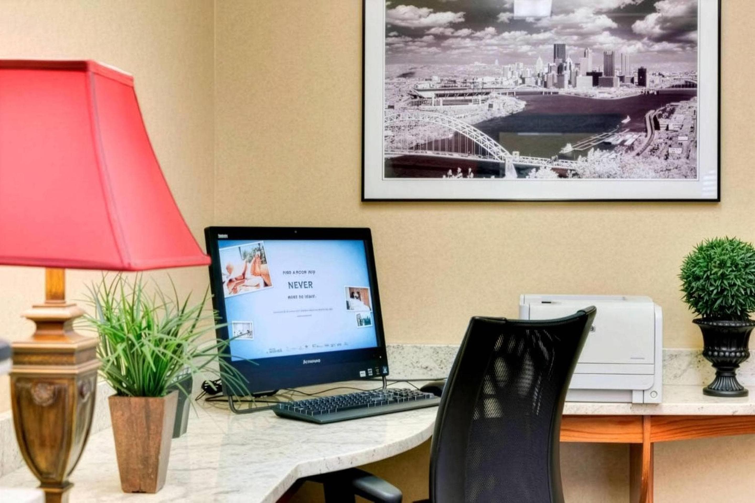 Pittsburgh Airport Inn and Suites