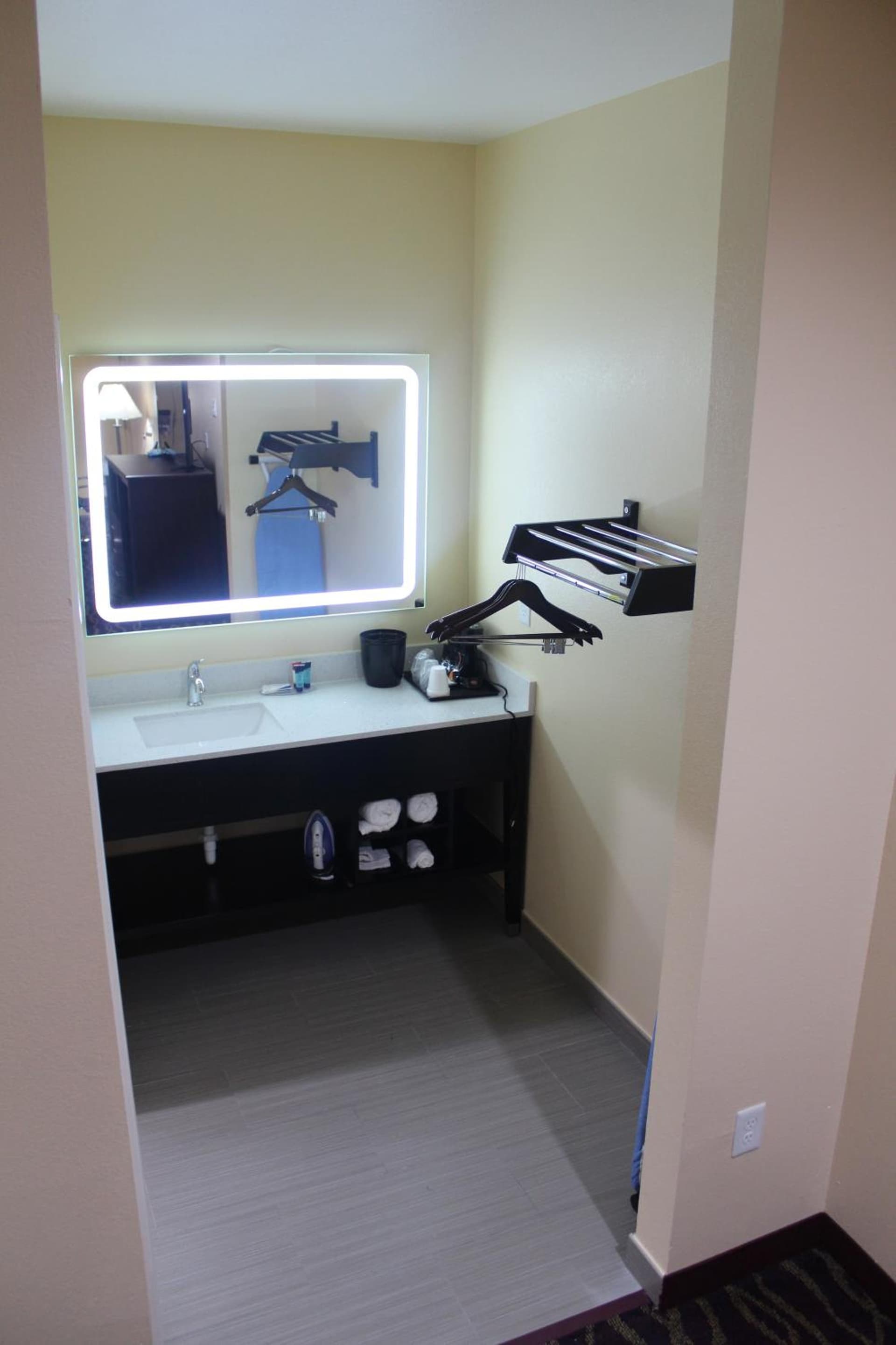 Express Inn and Suites