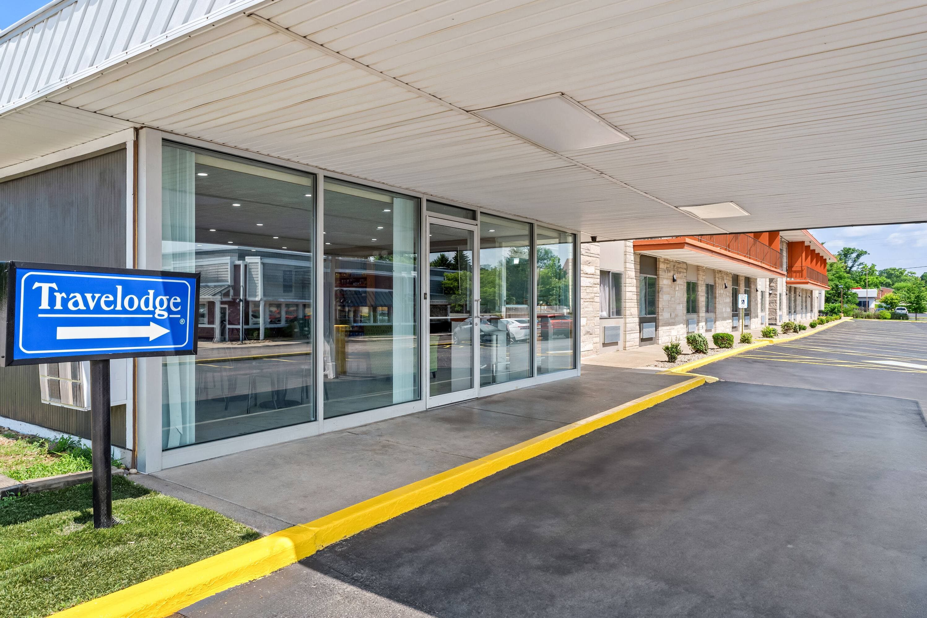 Travelodge by Wyndham Bloomington
