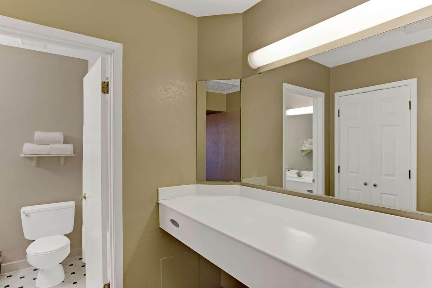 Days Inn by Wyndham Tucson City Center