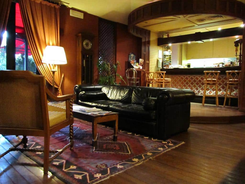 Colony Hotel