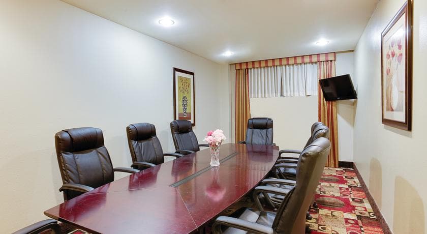 La Quinta Inn & Suites JFK Airport