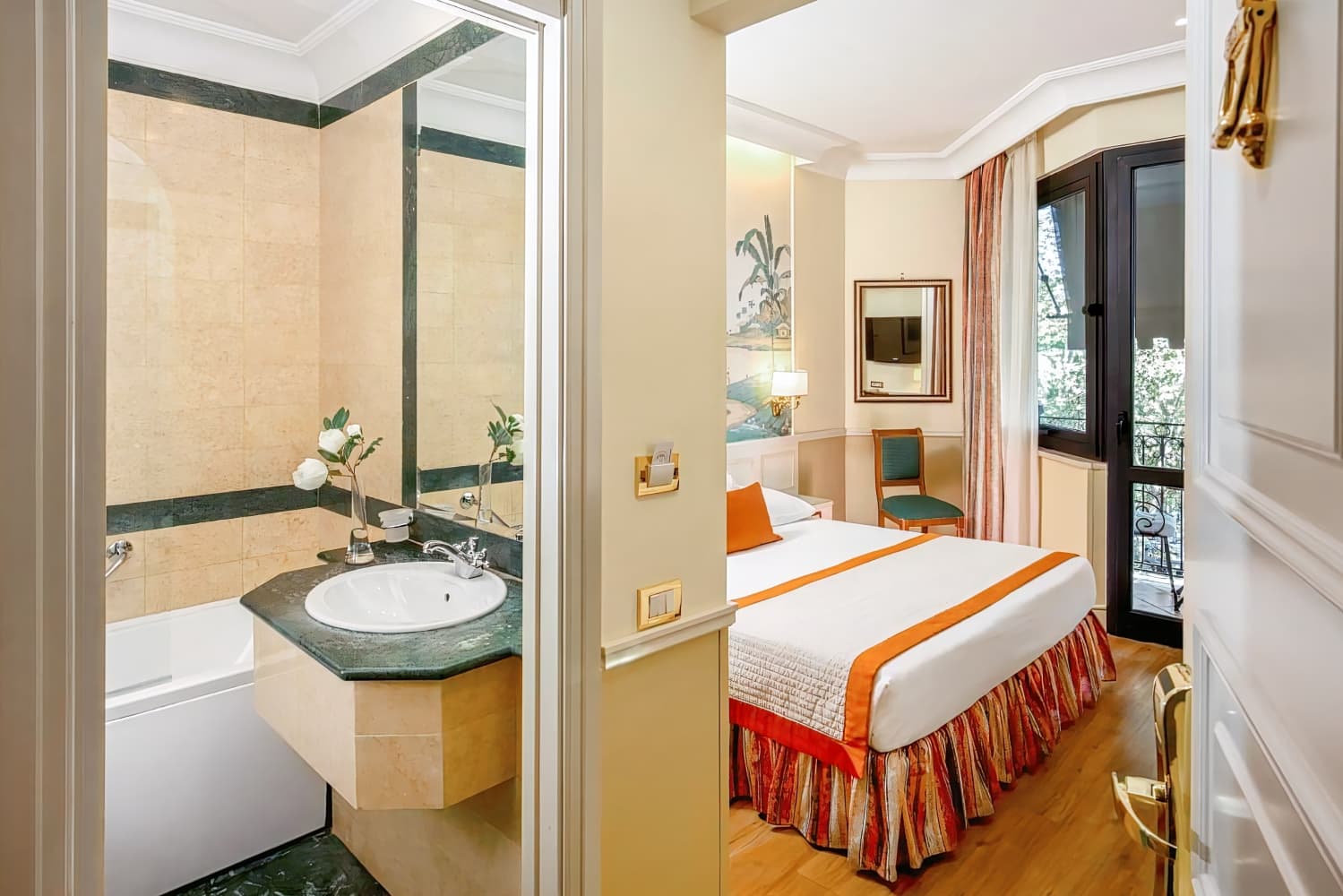 Hotel Donna Laura Palace